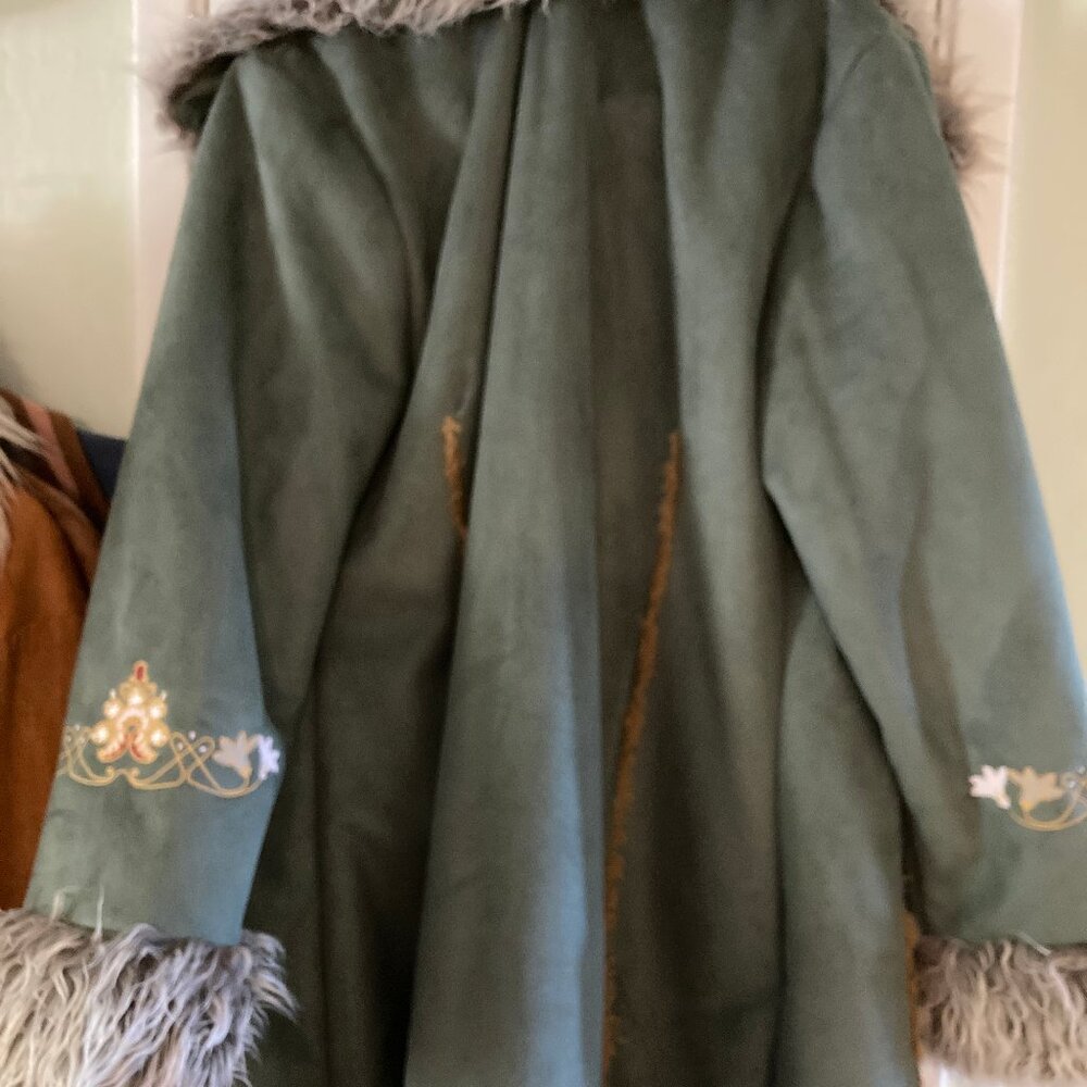 Tree of Life Women's Green Faux Fur Trim Embroidered Coat - Picture 5 of 9